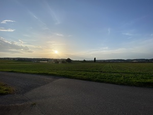 The sunset was really nice, we took a walk to the Floof chickens (who were already sleeping when we got there, unless we accidentally ate them yesterday?)