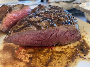 The second steak comes out a little bit more on the rare side, but it has a nice diamond on it. It's a-ma-zing (well, if you like rare steak, anyway). Apologies, my vegan friends!