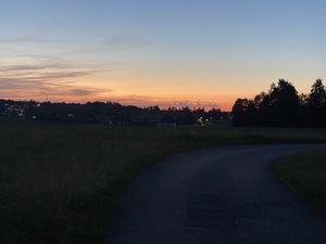 The sunset over the valley towards Dietlikon is very nice tonight, the picture doesn't quite do it justice