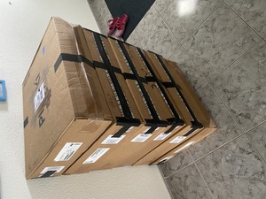 UPS came! Six Celestica Seastone (DX010) switches were delivered; they are 32x100G each. That's going to be a fun afternoon exploring them.