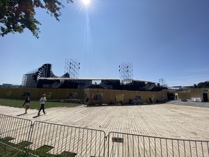 I bike from Interxion to NTT and find the Zurich OpenAir fairgrounds; the stages look great, but I'll have to wait one more week before I get to be on the inside, to listen to Nora en Pure <3