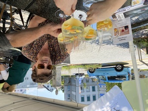 In the afternoon we take an apero with white-wine Sangria at a local Portugese watering hole