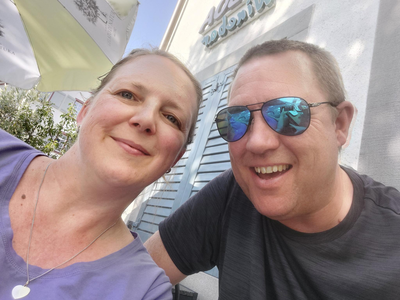 Marina and I have an argument over whose cellphone takes better selfies. Mine has a better camera, but hers has a pop so you can hold it more comfortably. We agree to disagree.