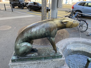 Quinn: 'Can I pet that dawg?' in southern drawl. Acceptable use of drawl.