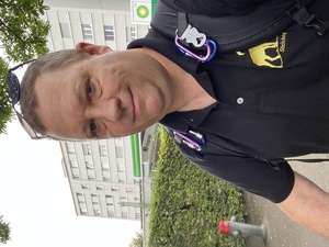 After dropping off my bike at the shop, I grabbed a Bolt scooter to transport myself to Oerlikon station. The scooter doesn't go very fast, so I manage to take a scooting-selfie.