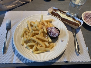 Friet met Snacks. Posted without further comment.