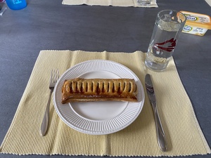 For lunch, we have a frikandellenbroodje from Bakker Bart. I did not like it as much, but I did not hear complaints from Marina!