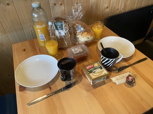 The breakfast we made for ourselves in the Pipowagen at De Koppenjan.