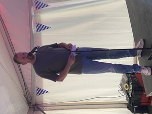 Arend takes the stage for a semi-rehearsed speech (with notes and everything!)