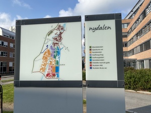 Downtown Nydalen has a color-coded map of the town