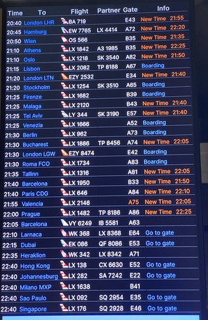 Almost all of the flights in Zurich are delayed this evening. I wonder what's up. My plane, LX646, left at 22:15 which is 35min late.