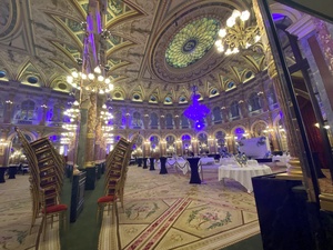 The Intercontinental is a five star hotel in Paris - super fancy venue, the FRnOG organizers have a pretty classy outfit here