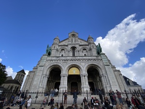 The south (front) side of Basilique du Sacré-Cœur de Montmartre in Paris, France.