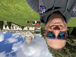 A sunny selfie on the bottom of the terrace overlooking the Basilique of Montmartre