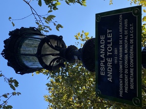 There is a hommage to Andr&eacute; Tollet here, that name strangely rings a bell :)