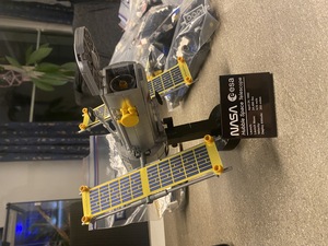 We finish Sandra's hubble space telescope and it's really cool!