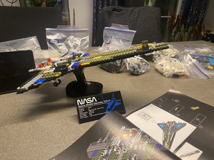 We also construct the under carriage of this Space Shuttle Discovery that Sandra loaned me. Such a cool build!
