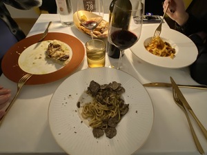 We did a three-switch-share of our main course at Bauscia in Milan, Italy