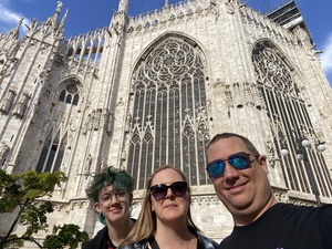 A Selfie with Pim, Marina and Quinn in front of a sunny Duomo, the Cathedral in Milan, Italy