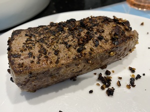 To accompany Marina's salad: Limousin filet mignon with Chicago rub